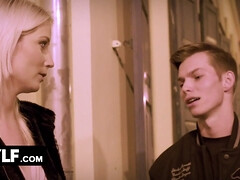 Gros cul, Sucer une bite, Gorge profonde, En levrette, Hard, Hd, Chatte, Pute