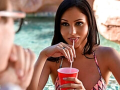 Grosse bite, Bikini, Tromperie, En levrette, De plein air, Chatte, Maigrichonne, Nénés