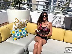 Heather Vahn's thirst for cum is insatiable - watch her get a sticky load on her face