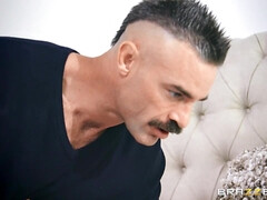 Grosser schwanz, Braunhaarige, Pummelig, Hardcore, Pornostars, Realität, Rau