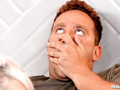 Arsch, Grosse titten, Vollbusig, Aufs gesicht abspritzen, Natürlichen titten, Piercing, Realität, Tätowierung