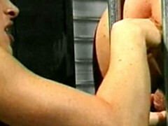 Grosse bite, Gros seins, Sucer une bite, En levrette, Pieds, Branlette thaïlandaise, Embrassement, Jouets