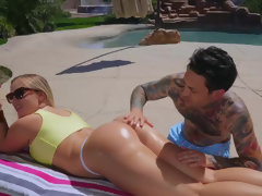 Жопа, Очки, Массаж, Натуральные сиськи, Масло, Стринги, Сиськи, Влажная