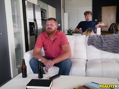 Enthousiasteling, Blond, Hondjeshouding, Sperma in gezicht, Keuken, Kut duiken, Realiteit, Tieten likken