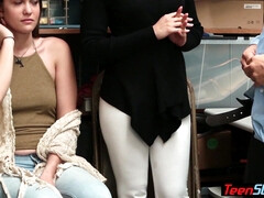 Blasen, Braunhaarige, Schmutzig, Zierlich, Muschi, Dürr, Flotter dreier, Uniform