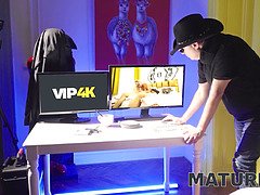 Blondine, Betrug, Tschechisch, Hardcore, Reif, Natürlich, Natürlichen titten, Strümpfe