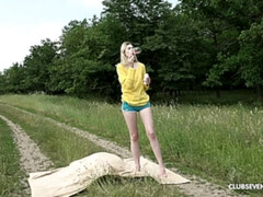 Блондинки, В клубе, Европейки, Пухлые соски, Бритые, Тощие, Соло, Сиськи