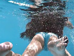 Badpak, Hardcore, Buiten, Pornster, Douche, Alleen, Tiener, Onderwater