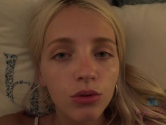 Enthousiasteling, Sperma, Vingeren, Voetbeurt, Vriendin, Handbeurt, Orgasme, Nat