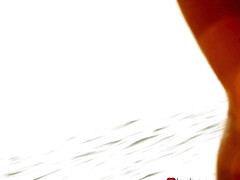 Stellung 69, Tussi, Strand, Braunhaarige, Küssen, Im freien, Piercing, Titten