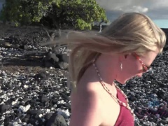 Plage, Sucer une bite, Éjaculation interne, Doigter, Exhib, Branlette thaïlandaise, Embrassement, De plein air