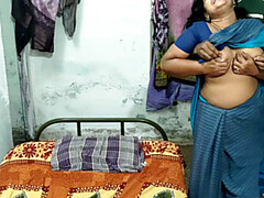 Desi Bhabhi Hot Talk Turns Into Sex - Indian Aunty Creampie Fucking