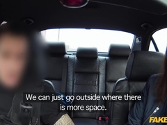 Voiture, En levrette, Faciale, Doigter, Pov, Lécher le sphincter, Fessée, Uniforme