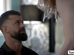 Анальный секс, Большие сиськи, Глубокая глотка, Ледибой, Лизание жопы, Трансы