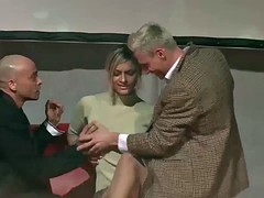 Rubia, Sexo duro, Orgía, Público, Trio