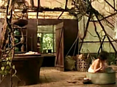 Xiao Ran Li,Mylene Jampanoi in Les Filles Du Botaniste (2006)