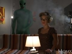 Horny housewife gets deep pussy pounding from alien