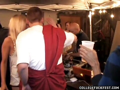 Черные, Минет, Колледж, Член, Собачьи, Группа, Милф, Вечеринка