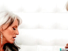 Chambre à dormir, Gros seins, Blonde, Sucer une bite, Mamie, Mature, Actrice du porno, Plan cul à trois