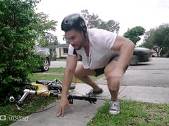 Grosse titten, Blasen, Braunhaarige, Vollbusig, Kehlenfick, Latina, Milf, Natürlichen titten