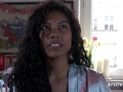 Enthousiasteling, Zwart, Vingeren, Latijnse vrouw, Masturbatie, Buiten, Alleen, Tieten likken