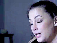 Brunette brune, Embrassement, Lesbienne, Massage