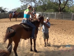 デカ尻, ブロンド, フェラチオ, 中出し, 指いじり, オナニー, ピアス, オマンコ