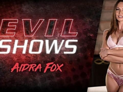 Smiling blonde Aidra Fox demonstrates her massive booty on the cam