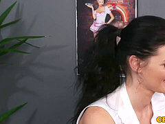 フェラチオ, 着衣女と全裸男, イく瞬間, ヨーロピアン, 顔射, 手コキする, 陵辱, 愛人