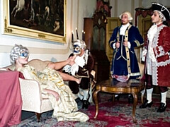 Gros cul, Grosse bite, Gros seins, Blonde, Sucer une bite, En levrette