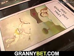 Sucer une bite, Gorge profonde, Grandpère, Mamie, Mature, Maman, Chatte, Réalité