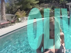 デカパイ, ビキニ, ブロンド, 指いじり, ハードコア, オナニー, プール, 濡れ