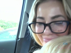 Amateur, Blonde, Sucer une bite, Petite amie, Lunettes, Branlette thaïlandaise, Petite femme, Nénés