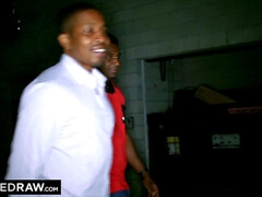 In den arsch, Schwarz, Blasen, Braunhaarige, Kehlenfick, Aufs gesicht abspritzen, Gruppensex, Reiten