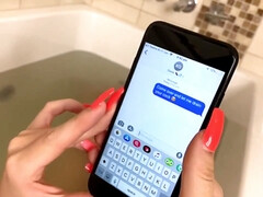 浴室, デカ尻, ブロンド, フェラチオ, エロ熟女, 母, タトゥー, オッパイの