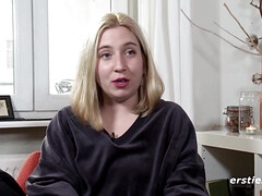 Grosse titten, Blondine, Vollbusig, Behaart, Lesbisch, Masturbation, Solo, Nass