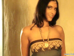 Braunhaarige, Indisch