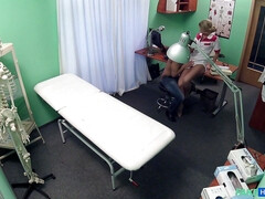 Leie, Blasen, Handjob, Lecken, Krankenschwester, Muschi, Uniform, Spanner