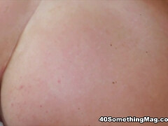 Grosser arsch, Braunhaarige, Kehlenfick, Frau, Reif, Milf, Solo, Spielzeuge