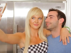 Cul, Gros seins, Sucer une bite, En levrette, Branlette thaïlandaise, Cuisine, Léchez, Rasée