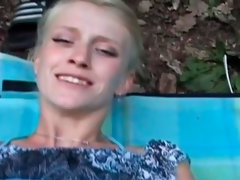 Rubia, Mamada, Fetiche, Masturbacion con pies, Pajear, Al aire libre, Pov, Ruso