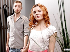 Chambre à dormir, Gros cul, Grosse bite, Sucer une bite, En levrette, Seins naturels, Rousse roux, Cheveux courts