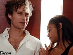 18 años, Pareja, Garganta profunda, Ébano, Erótico, Interracial, Realidad, Tetas