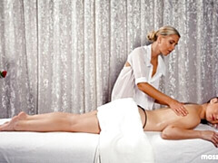 Braunhaarige, Fingern, Lesbisch, Massage, Muschi, Titten