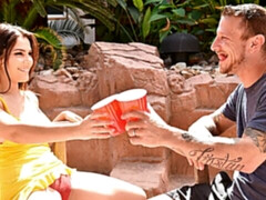 Любители, Большой член, Большие сиськи, Бикини, Брюнетки, Собачьи, Киски, Тощие