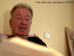 18 ans, Grosse bite, Sucer une bite, Tir de sperme, Gorge profonde, Grandpère, Hd, Avaler