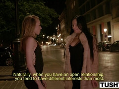 Anaal, Blond, Pijpbeurt, Bruinharig, 1 man 2 vrouwen, Ondergoed, Doordringend, Speelgoed