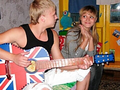 Slaapkamer, Grote kont, Grote lul, Pijpbeurt, Hondjeshouding, Natuurlijke tieten, Verlegen, Tiener