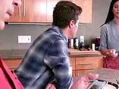 Американки, Минет, Брюнетки, Постарше, Домашнее видео, Зрелые, Милф, Мамочка