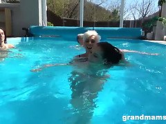 Screwed up granny pool gangbang